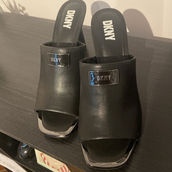 New DKNY slide sandals. Never worn. Size 10 M. - Picture 2 of 4